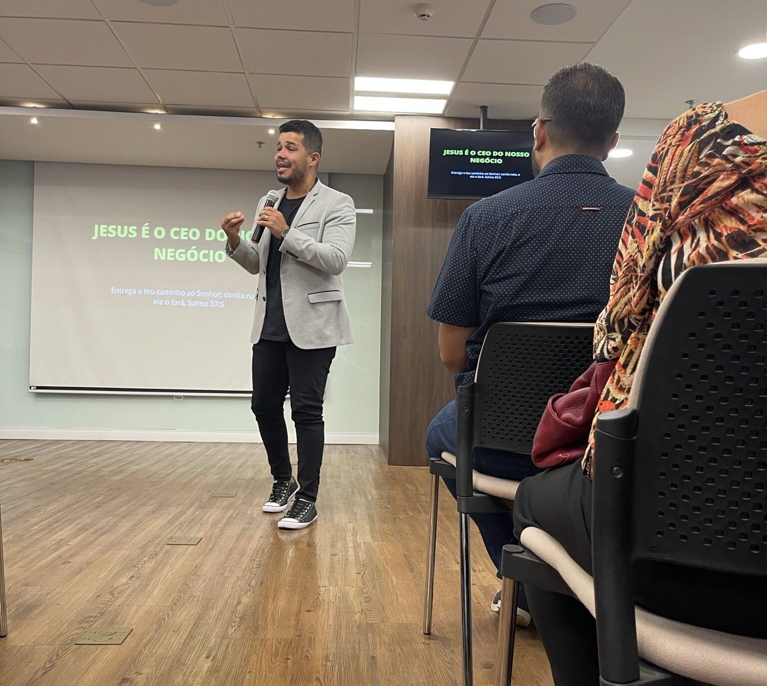 Nicson Vangel em palestra